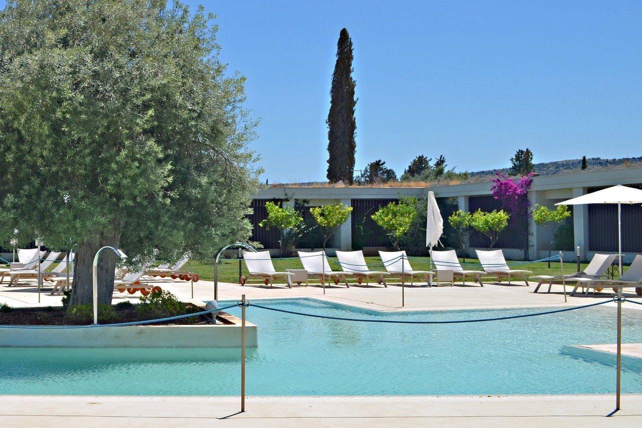 Dolce By Wyndham Siracusa I Monasteri Golf & Spa Siraküza Dış mekan fotoğraf The pool at the hotel