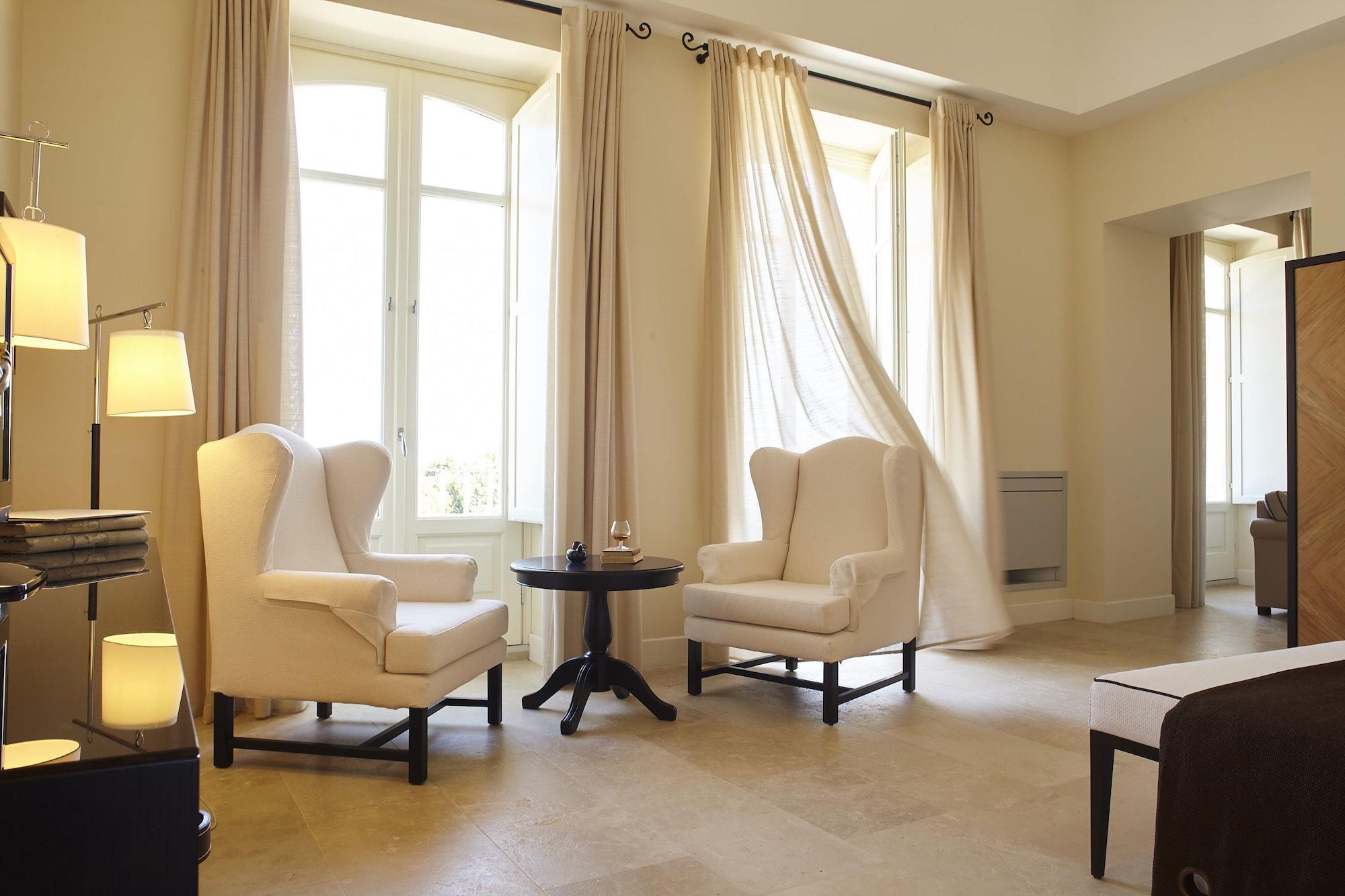 Dolce By Wyndham Siracusa I Monasteri Golf & Spa Siraküza Dış mekan fotoğraf A room at the Hotel de Charost