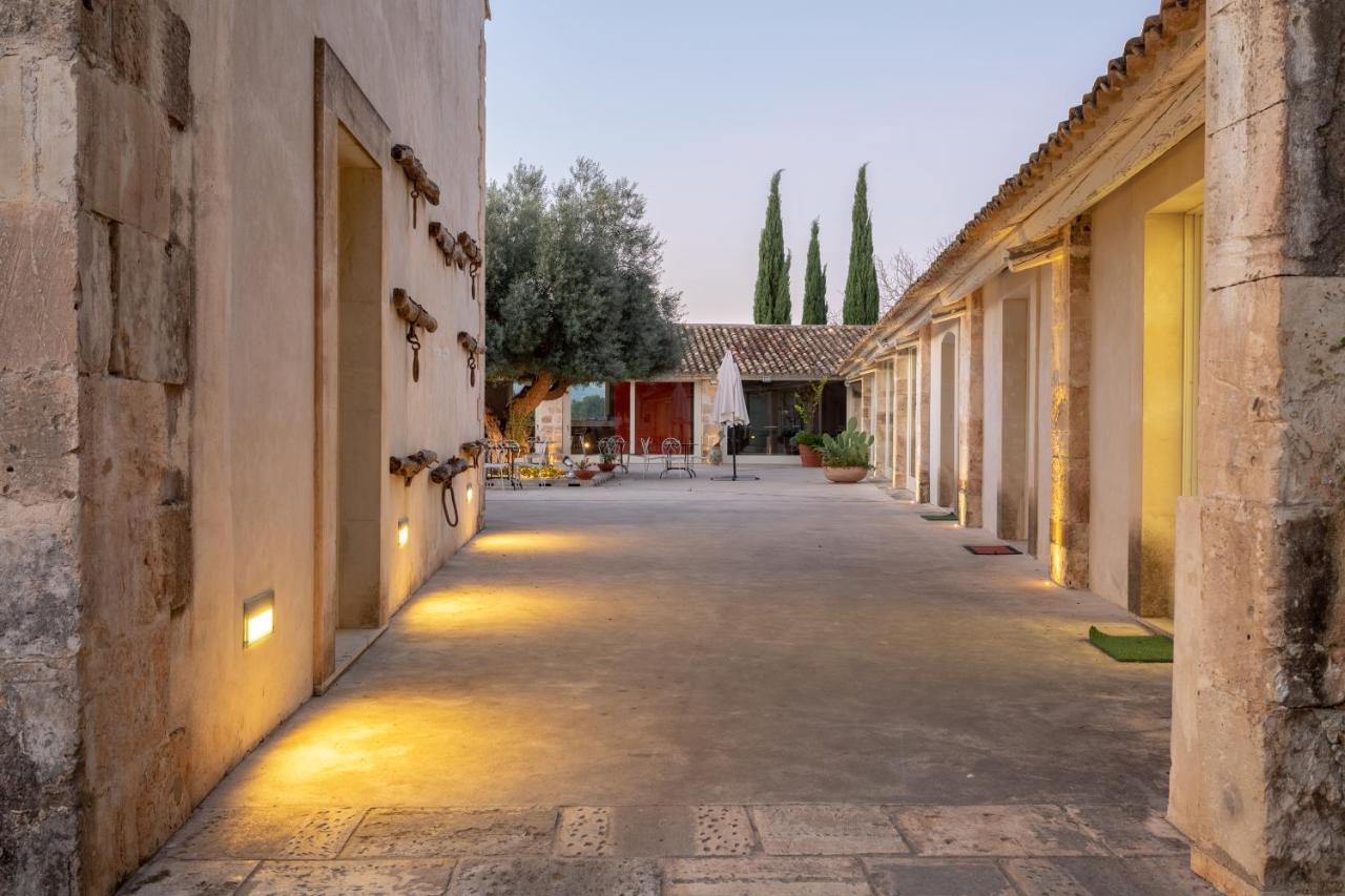 Dolce By Wyndham Siracusa I Monasteri Golf & Spa Siraküza Dış mekan fotoğraf The courtyard of the museum
